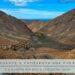 Aussichtspunkt Mirador de las Peñitas auf Fuerteventura mit Blick über die Schlucht – perfektes Covermotiv für die schönsten Aussichtspunkte und Fotospots der Insel.