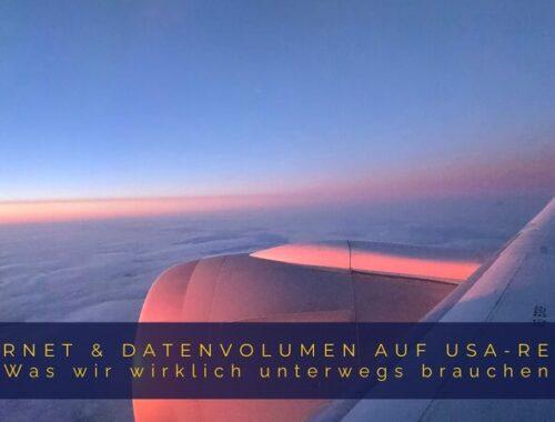 Anreise in die USA mit Blick aus dem Flugzeugfenster während einer Reise